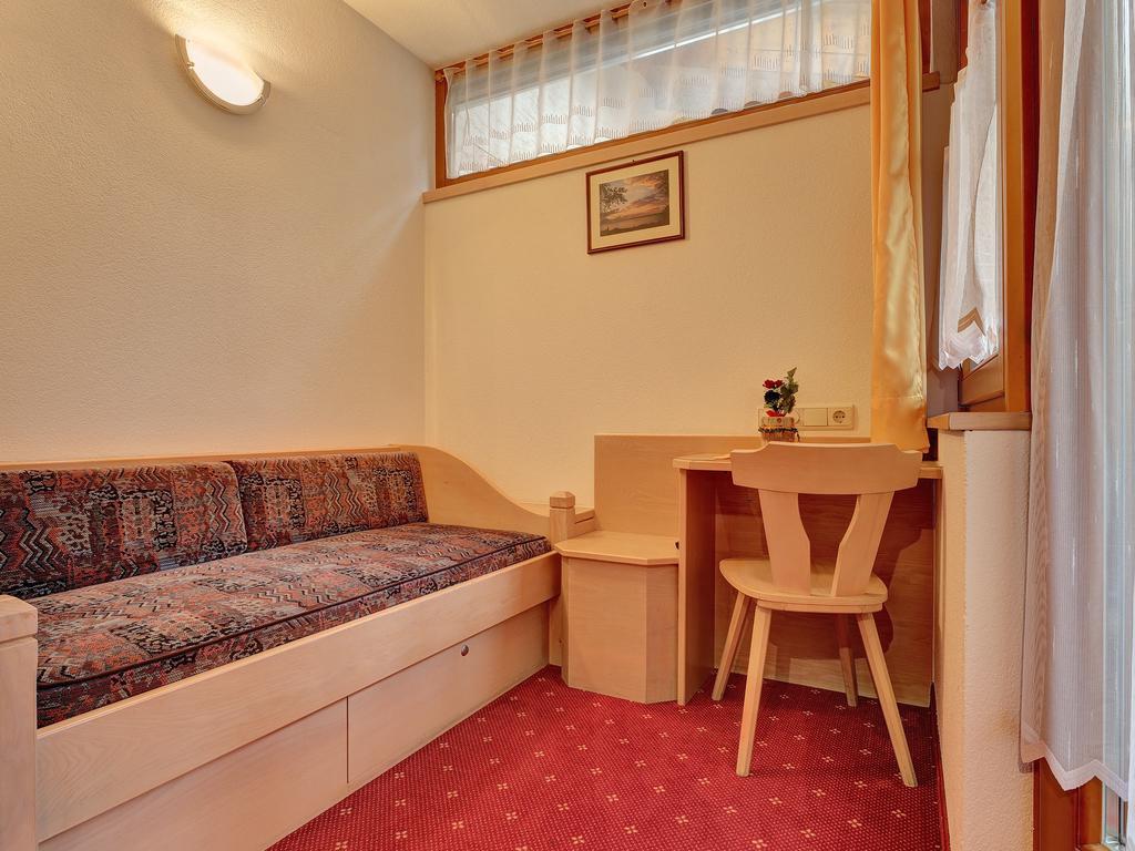 Hotel Gisserhof Ahrntal Værelse billede
