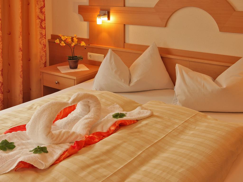 Hotel Gisserhof Ahrntal Værelse billede